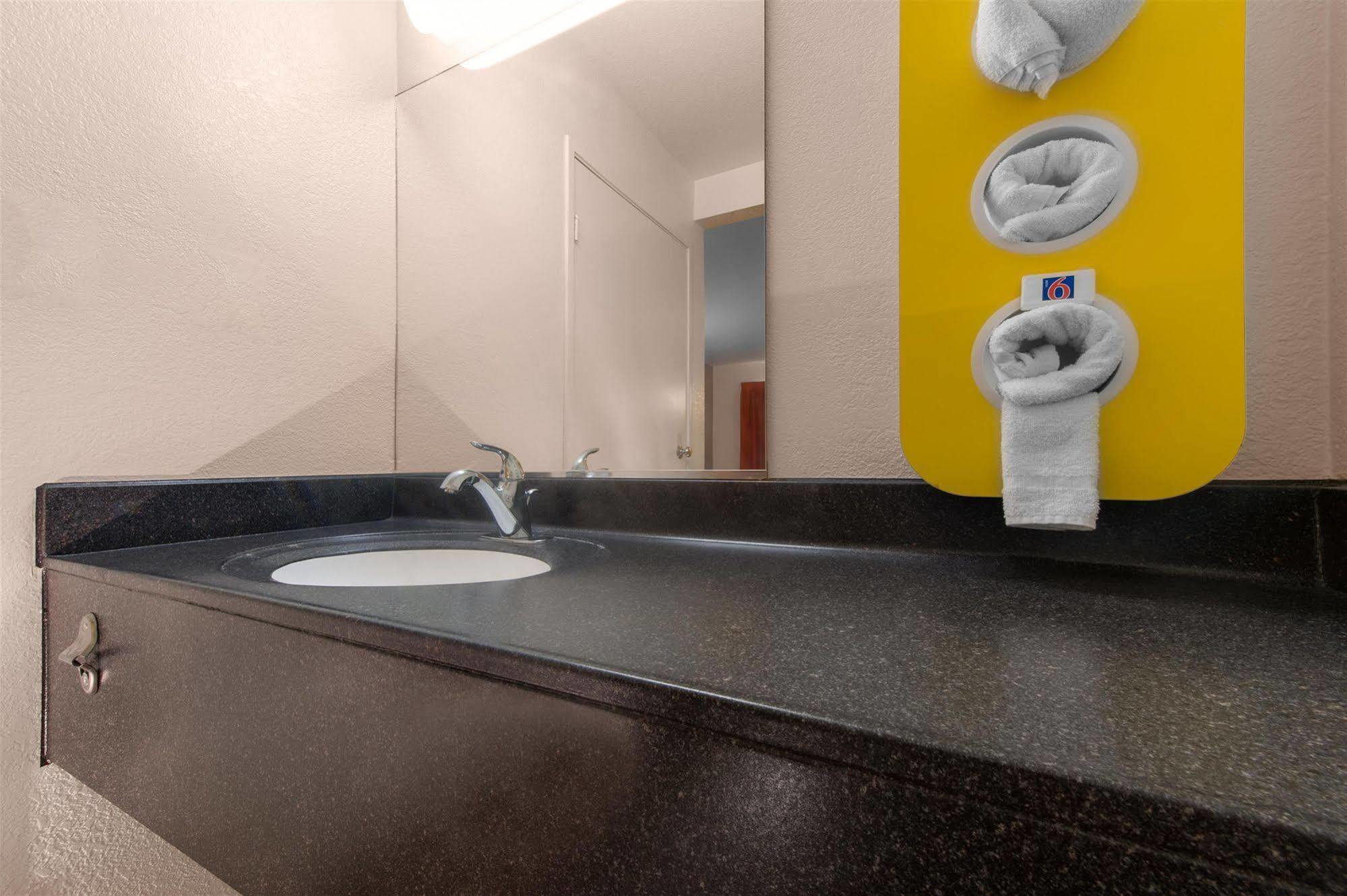 Motel 6-Branford, Ct - New Haven Экстерьер фото